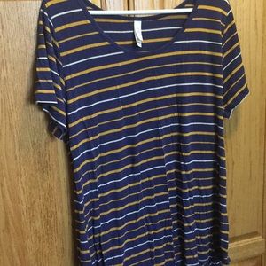 LuLaRoe classic tee